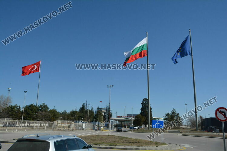 Спипаха гастарбайтер от Турция с незаконни цигари за Германия