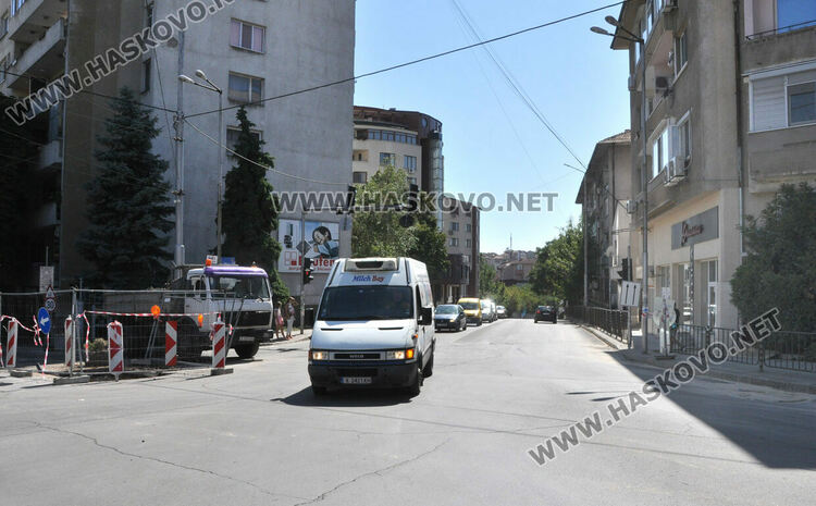 Затварят за асфалтиране участък по бул.“Съединение“