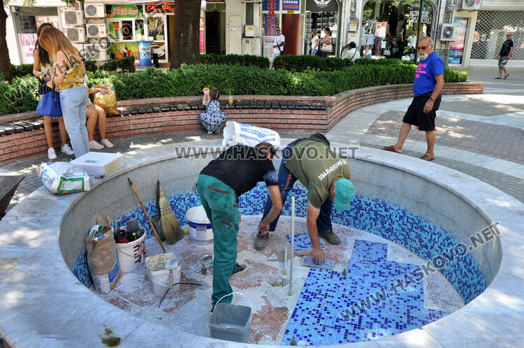 Подновяват шадраваните в центъра на Хасково