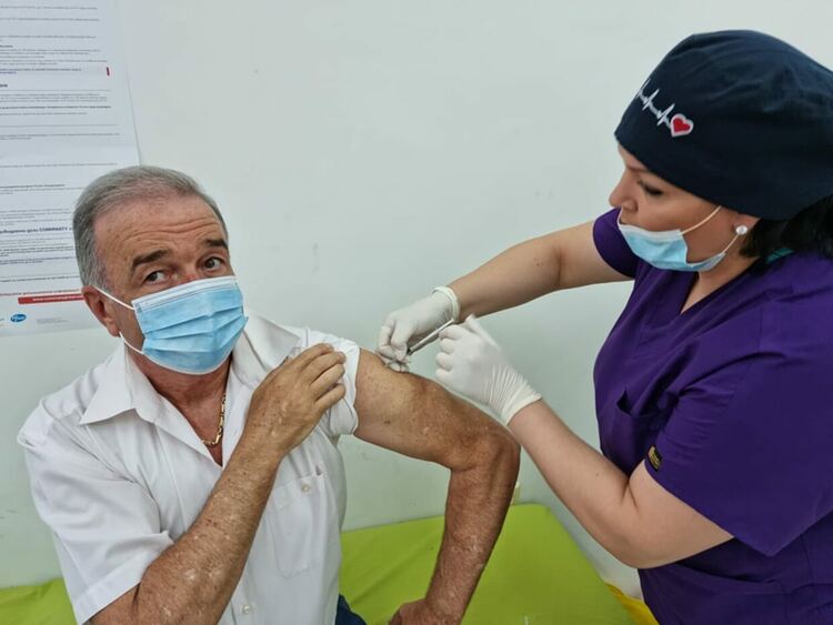 Кметът на Асеновград вече е с поставена втора доза от ваксината срещу COVID-19