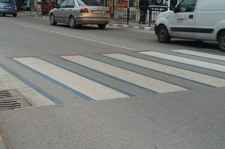 Блъснаха 19-годишно момиче на пешеходна пътека на бул."България"