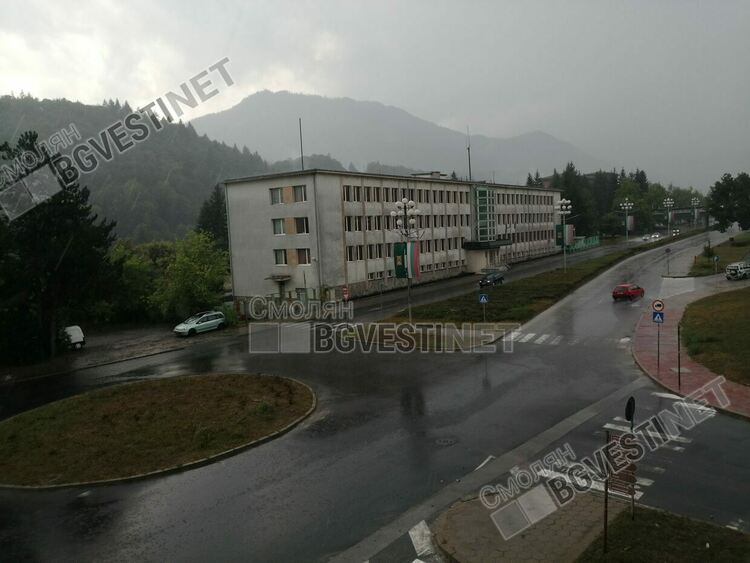 Гръмотевична буря се разрази над Смолян