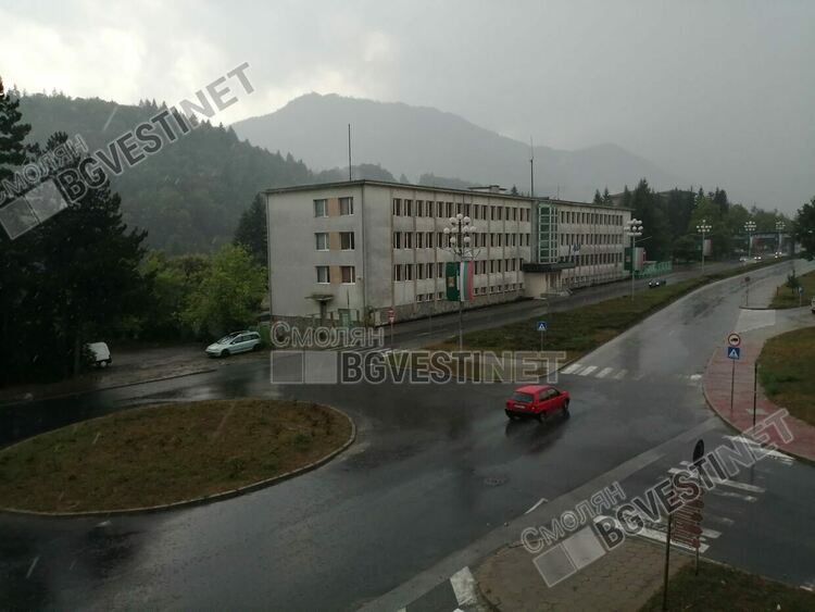 Гръмотевична буря се разрази над Смолян