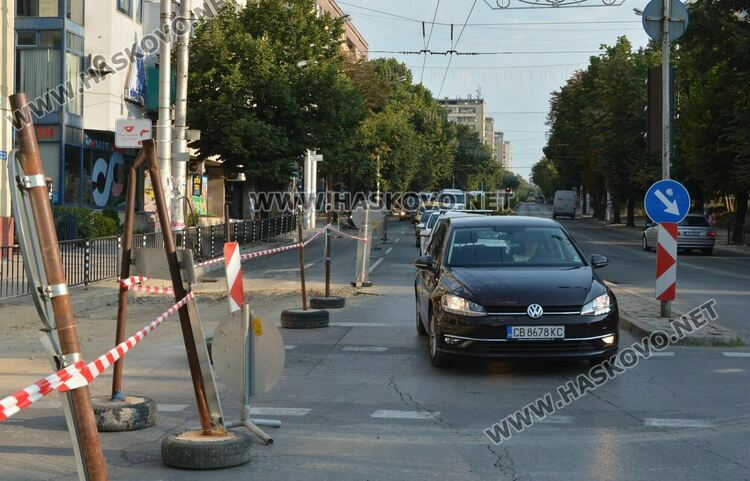 Бул.“Съединение“ от пазара до „Раковски“-затворен за преасфалтиране