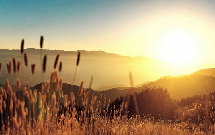 Слънчево и не толкова горещо, с умерен вятър