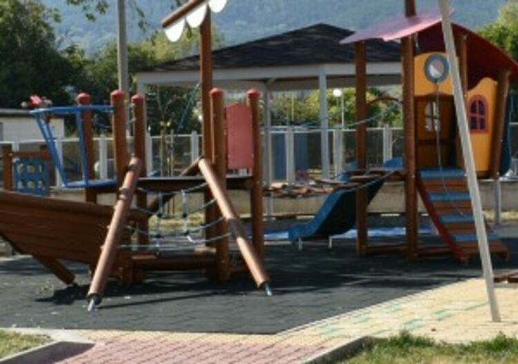 11 детски площадки на територията на община Асеновград са ремонтирани