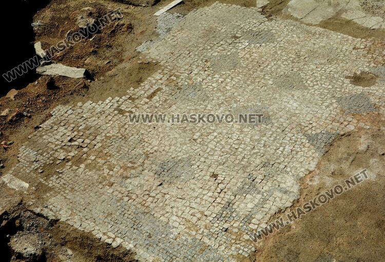  Разкриха банята с мозайки в имението на Тит Флавий и Клавдия Монтана край Каснаково