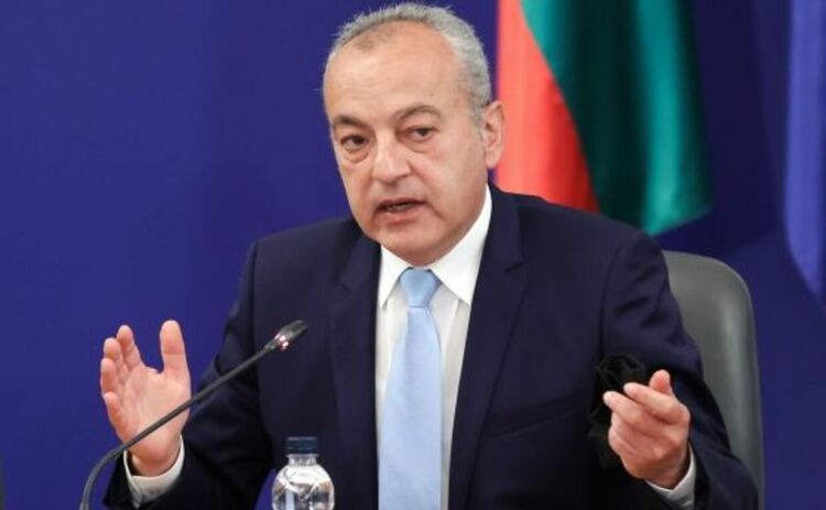 Регистрираната безработица спаднала до 4.96%