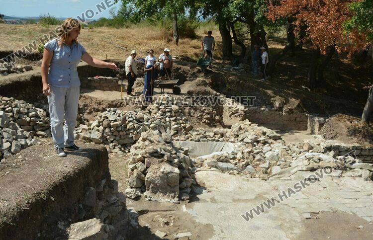  Разкриха банята с мозайки в имението на Тит Флавий и Клавдия Монтана край Каснаково