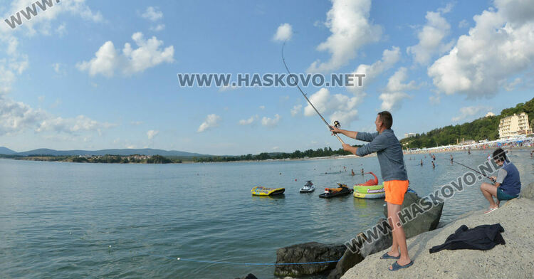 Предимно слънчево и топло в събота
