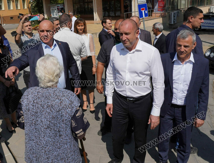 Президентът Румен Радев в Тополовград: Призовавам партиите към компромис
