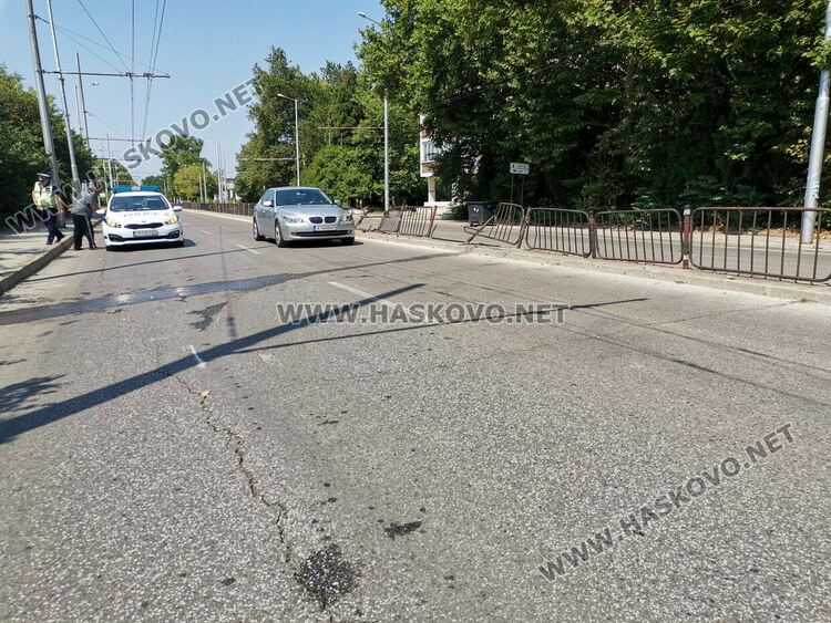 Ауди разби огражденията на "Съединение" 