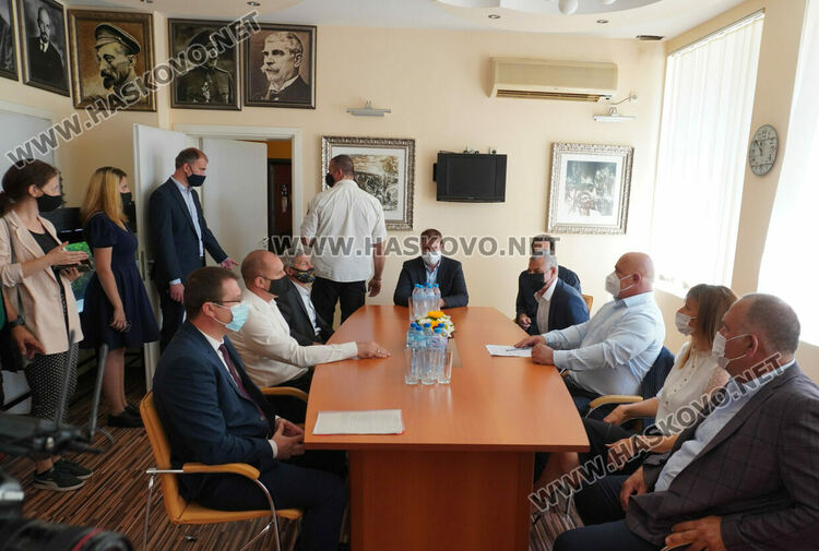 Президентът Румен Радев в Тополовград: Призовавам партиите към компромис