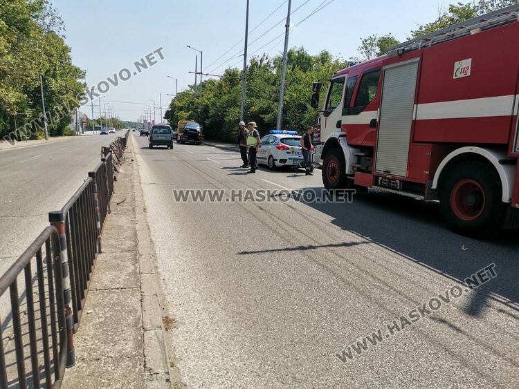 Ауди разби огражденията на "Съединение" 