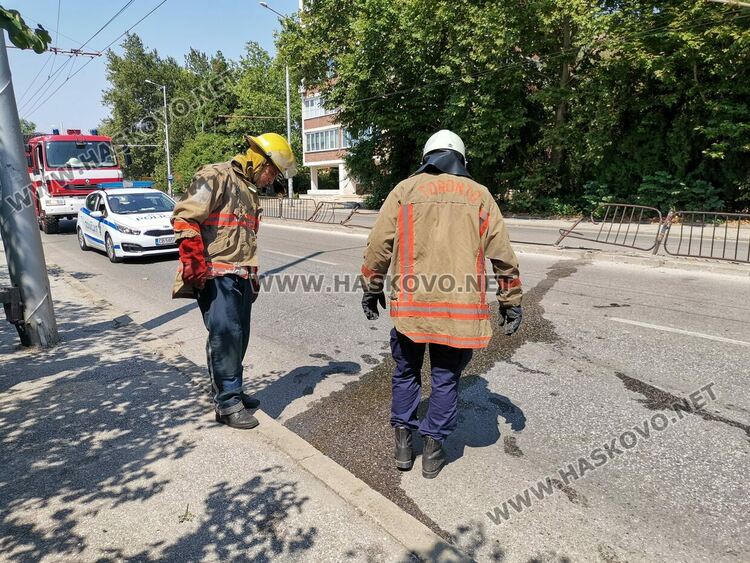 Ауди разби огражденията на "Съединение" 