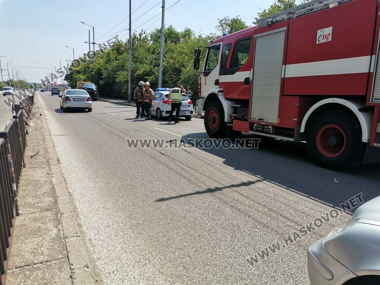 Ауди разби огражденията на "Съединение" 