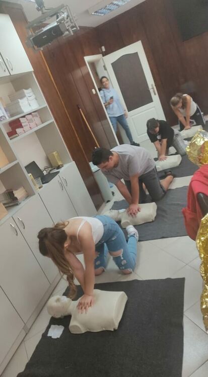 Обучаваха доброволци в оказване на долекарска помощ в Кърджали