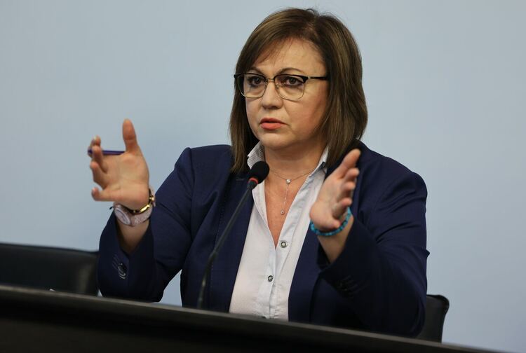 Нинова отхвърли предложение на Манолова за мандата