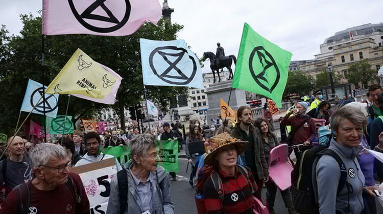 Протест на зелени активисти блокира Лондон