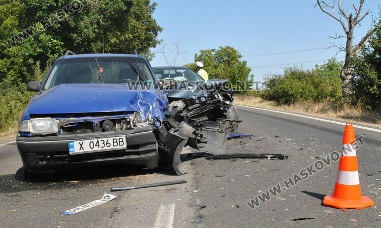 Млад мъж пострада при катастрофа между Конуш и Козлец