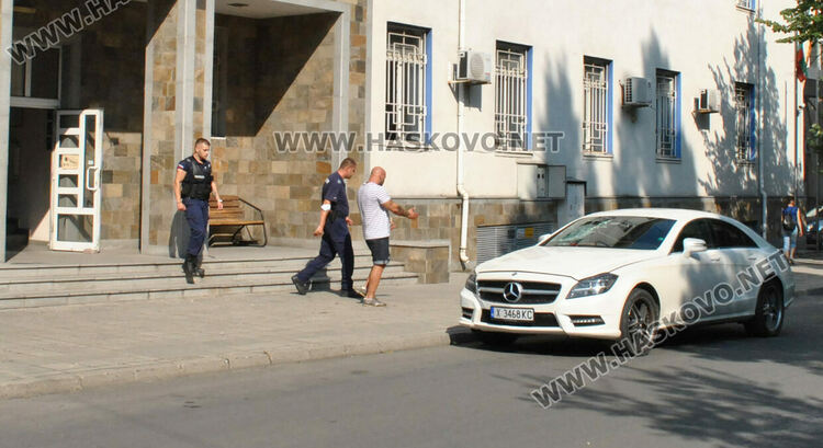 Бой и стрелба в центъра на Хасково
