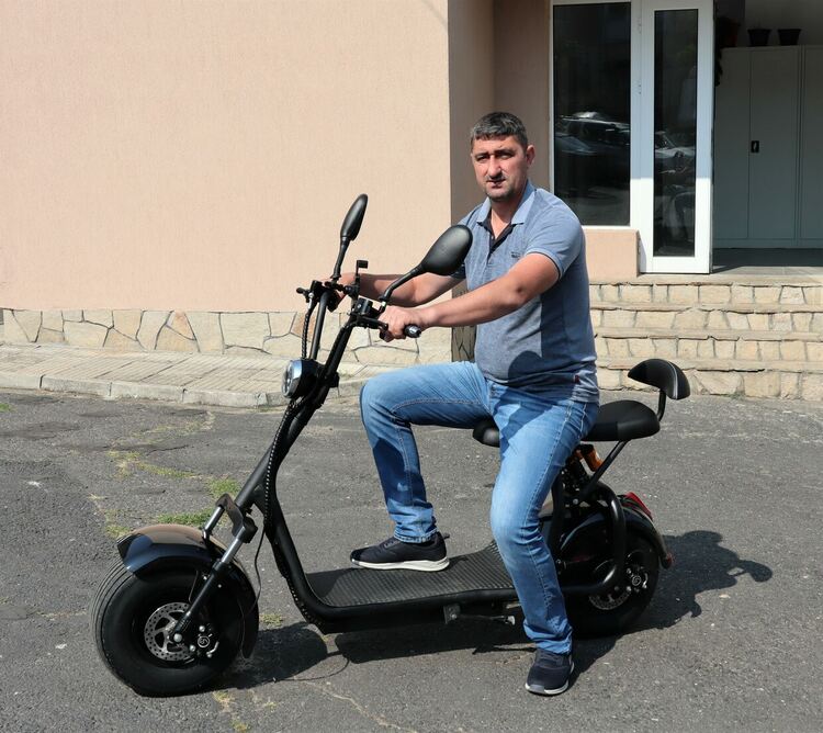 Община Ардино закупи нов електрически скутер и нова метачна машина