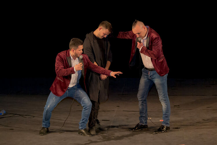 Стендъп комеди и лятно кино в неделната вечер в Димитровград