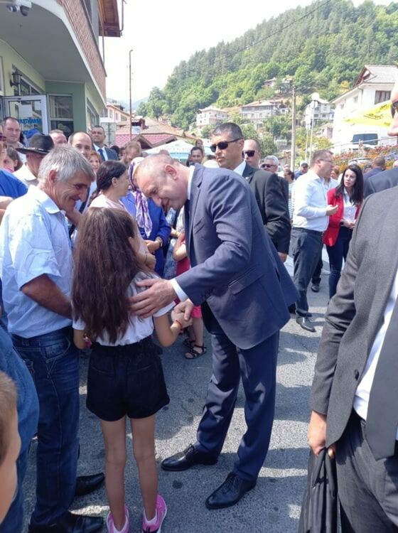 Президентът Радев в Ерма река: Бъдещото на региона е рудодобива и туризма