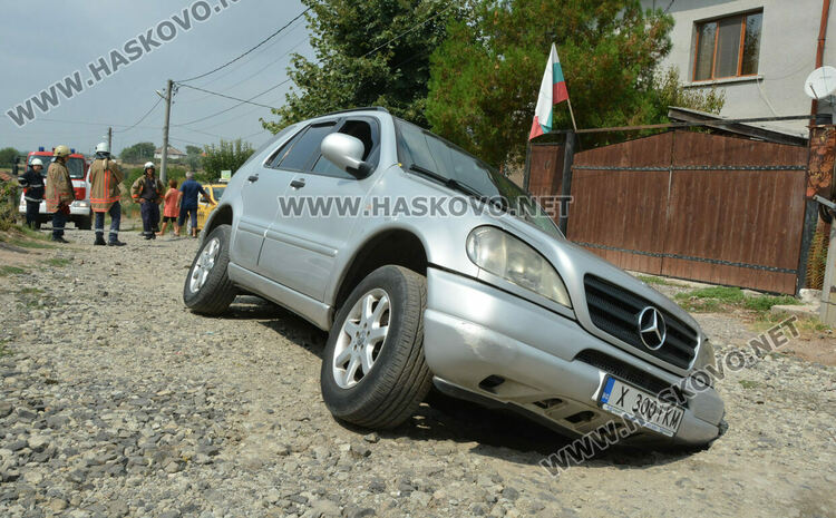 Земята в „Болярово“ пак се отвори, този път пострада семейство с джип