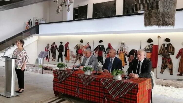 Областният управител Сабрутев поиска от президента Радев съдействие за пътя Асеновград-Ксанти