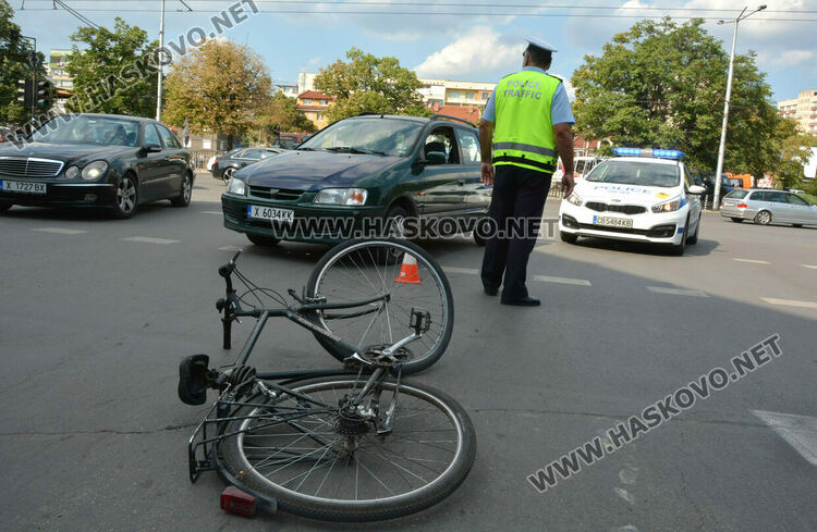 Велосипедист пострада при катастрофа до автогарата в Хасково