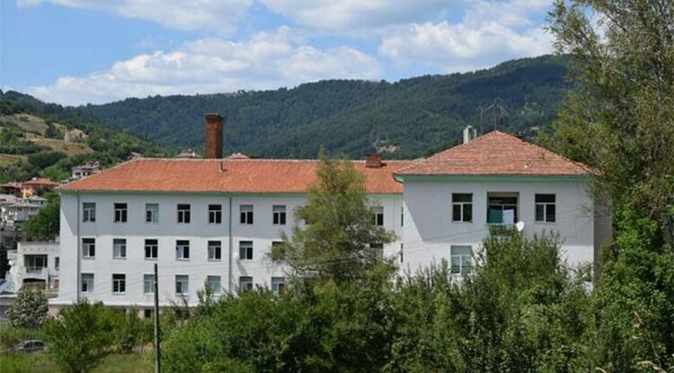 Медицинските сестри в Ардино отказват да работят с Ковид-пациенти, не са съгласни с новия начин на заплащане на труда им