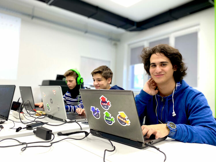 Отново безплатно ИТ обучение за ученици в Училищна Телерик Академия в Хасково и Харманли 