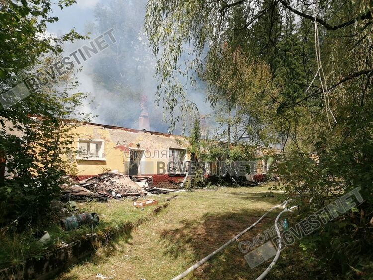 Пожар унищожи необитаема постройка в покрайнините на Смолян