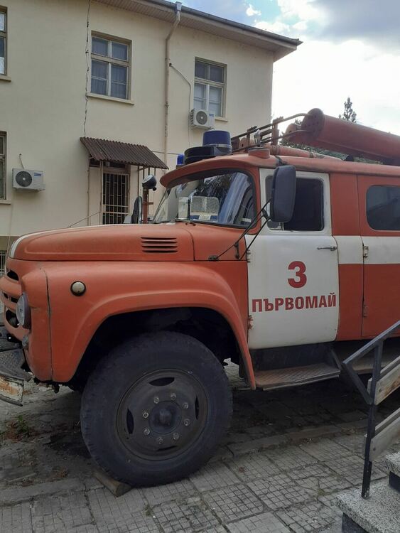 36 пожара са гасили първомайските пожарникари през месец август