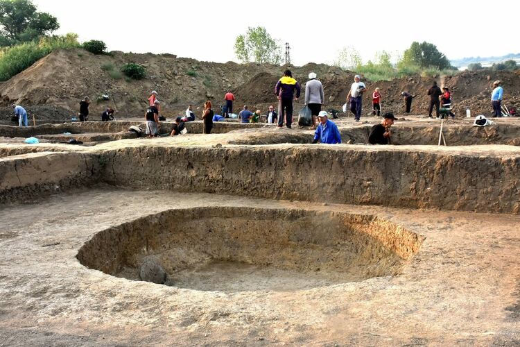 Човешки останки на 8000 години и над 1500 артефакти са открити при разкопките край село Синаговци