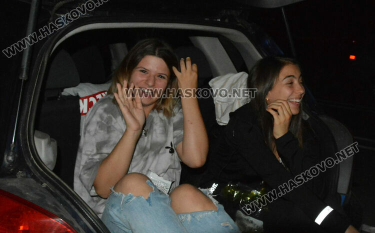 Първото автокино в Хасково събра десетки почитатели 