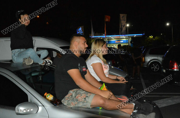 Първото автокино в Хасково събра десетки почитатели 