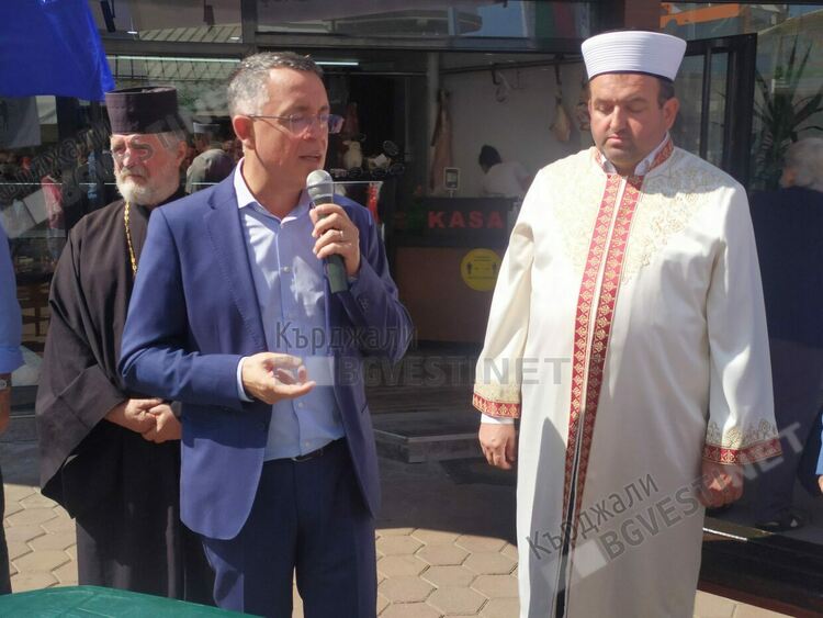 Хасан Азис: Ако искаме  да сме заедно в Деня Ашуре,трябва да се ваксинираме!