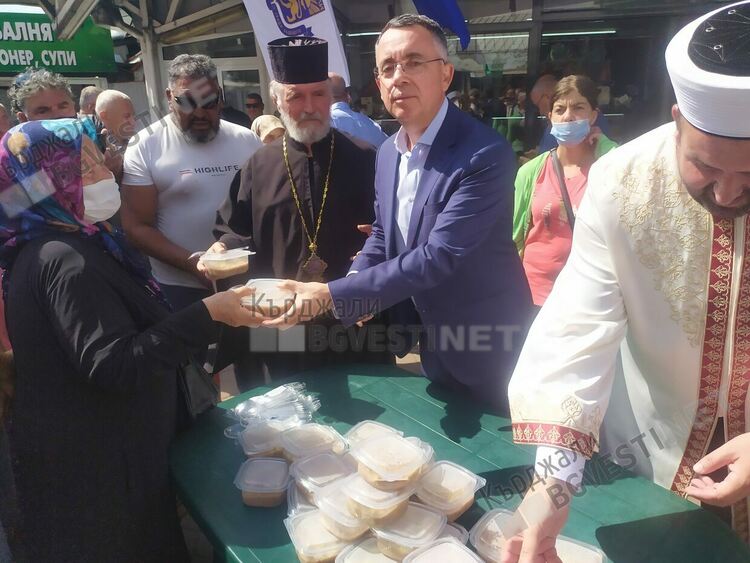 Хасан Азис: Ако искаме  да сме заедно в Деня Ашуре,трябва да се ваксинираме!