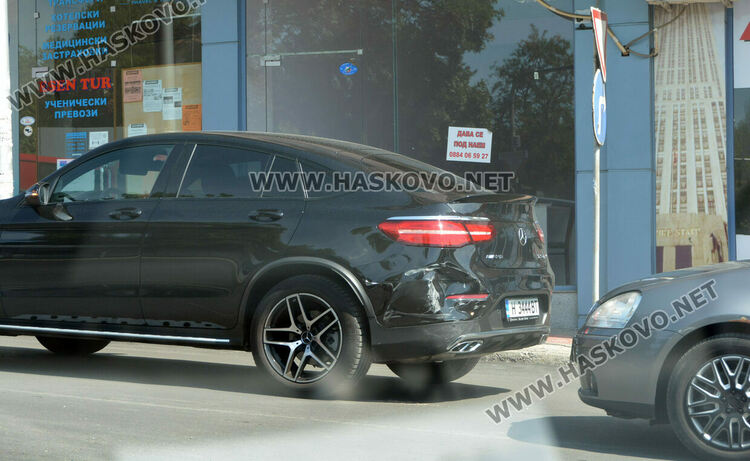 Фолксваген нацели Мерцедес до Зеленчуковия пазар в Хасково