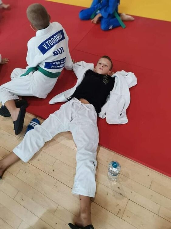 Отборна купа и 5 медала за хасковските джудисти от турнир в Сърбия