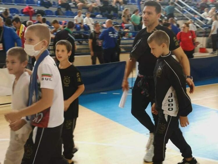 Отборна купа и 5 медала за хасковските джудисти от турнир в Сърбия