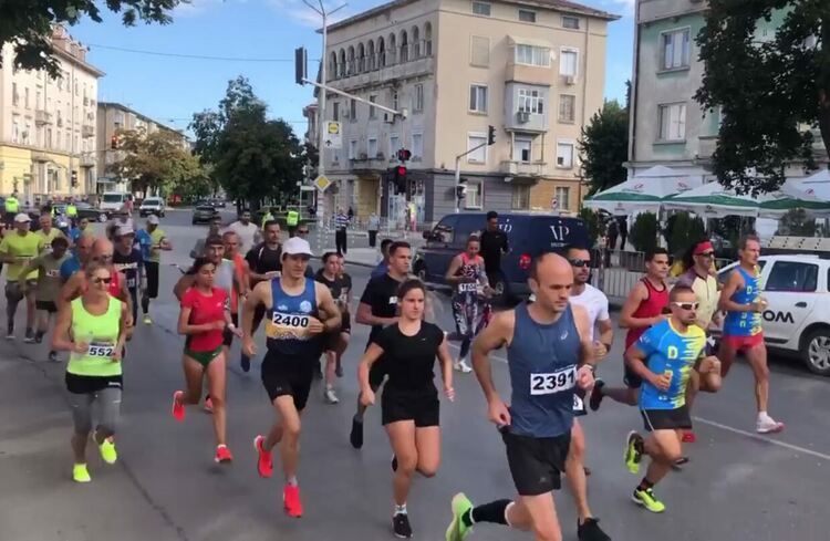 38 лекоатлети ще пробягат разстоянието между Димитровград и Хасково