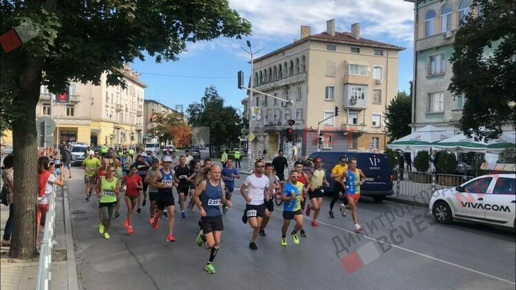 38 лекоатлети ще пробягат разстоянието между Димитровград и Хасково