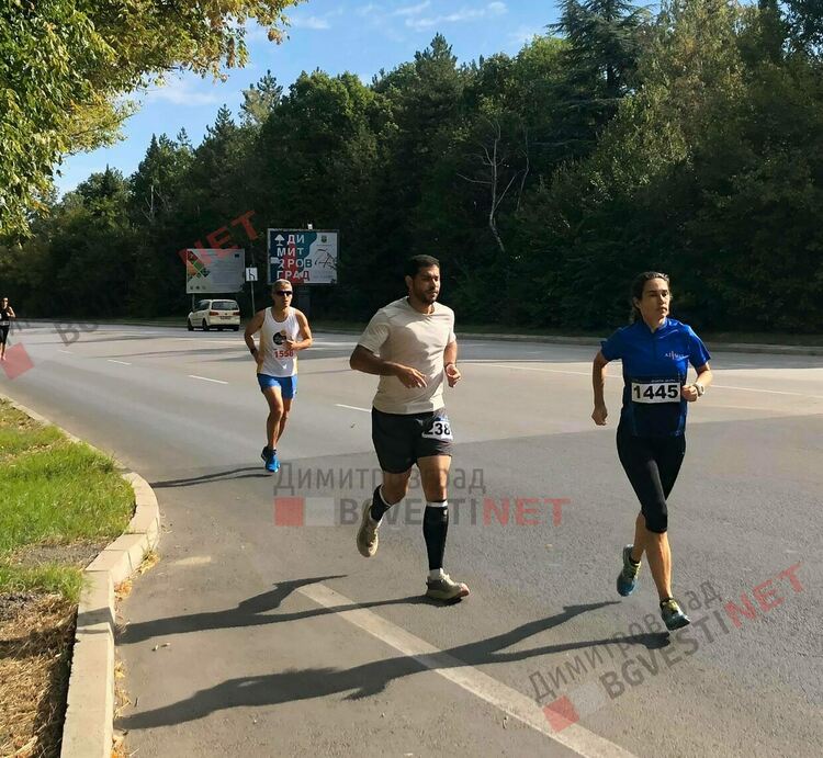 38 лекоатлети ще пробягат разстоянието между Димитровград и Хасково