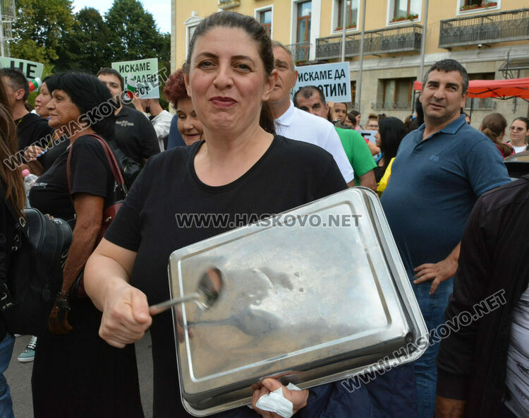 500 излязоха на протест в Хасково срещу мерките за коронавируса