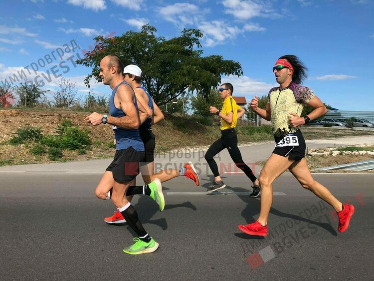 38 лекоатлети ще пробягат разстоянието между Димитровград и Хасково