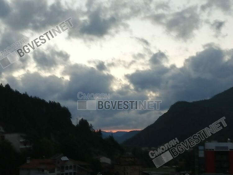 Променлива облачност в планините, умерен до силен вятър