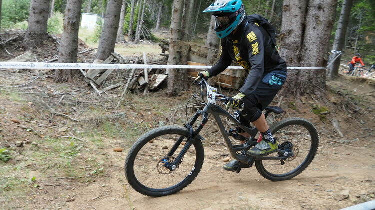 Десетки колоездачи се включиха в ендуро предизвикателството „Елевейшън 999“